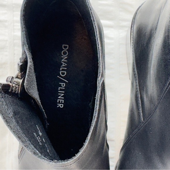 Donald J. Pliner Dante Zippered Black Leather
Booties in 7M -Like New - Picture 11 of 11